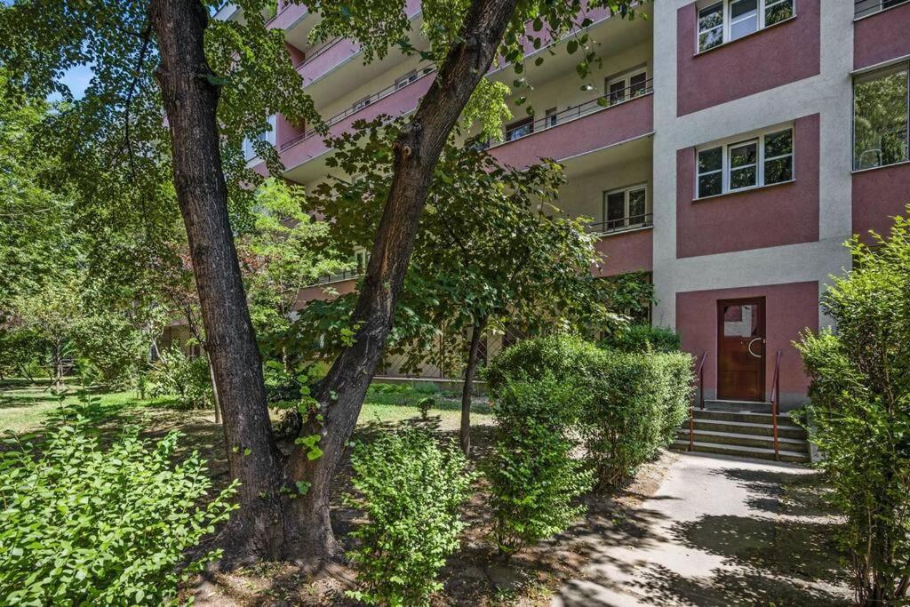 Air Conditioned 1 Bdr Near Train Station Apartmán Bratislava